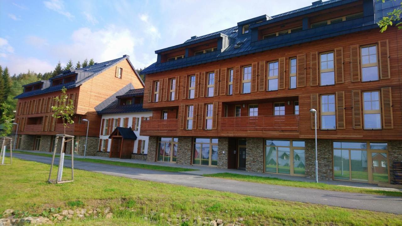 Apartmán Horní Mísečky - luxusní ubytování pro dvě rodiny s dětmi Esterno foto